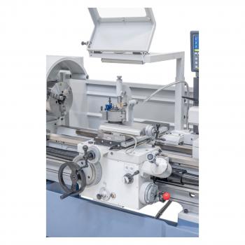 There are 42 freely selectable feeds available for the longitudinal and transverse movement of the carriage or the top support.