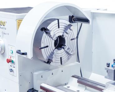 Universal turning lathes with digital readout Bernardo Goliath 660 x 1000