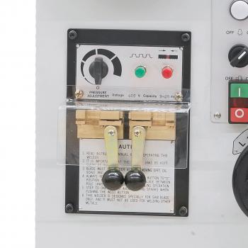Vertikalbandsäge mit automatischem Tischvorschub Bernardo VMS 610 A