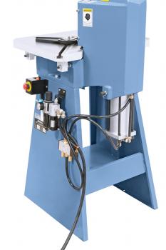 Pneumatische Ausklinkmaschine Bernardo AK 130 P