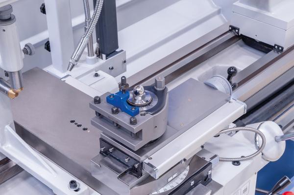 Universal turning lathes with digital readout Bernardo Solid 460 x 2000 Pro