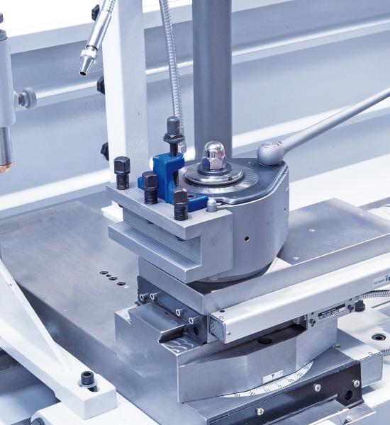 Universaldrehmaschine Bernardo Titan 560 x 2000 Pro