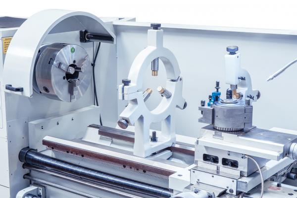 Universal turning lathes with digital readout Bernardo Goliath 660 x 1000