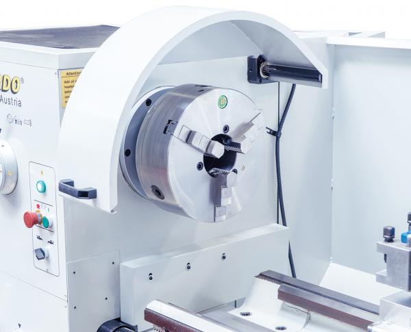 Universal turning lathes with digital readout Bernardo Goliath 660 x 1000