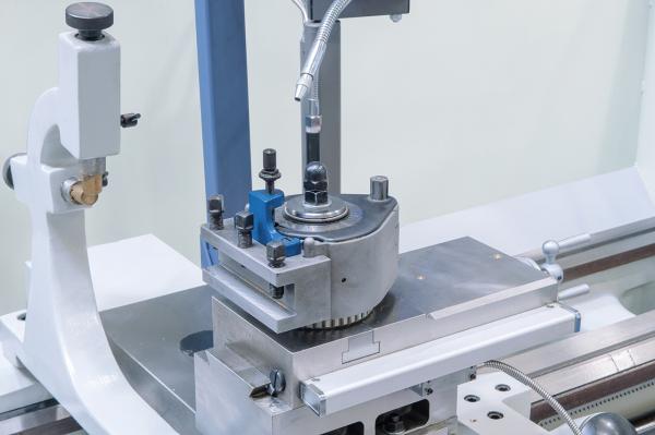 Universal turning lathes with digital readout Bernardo Goliath 660 x 1500