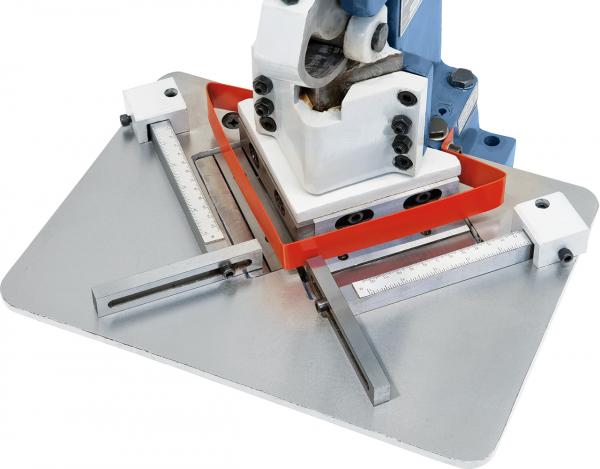 Manuelle Ausklinkmaschine Bernardo AK 125