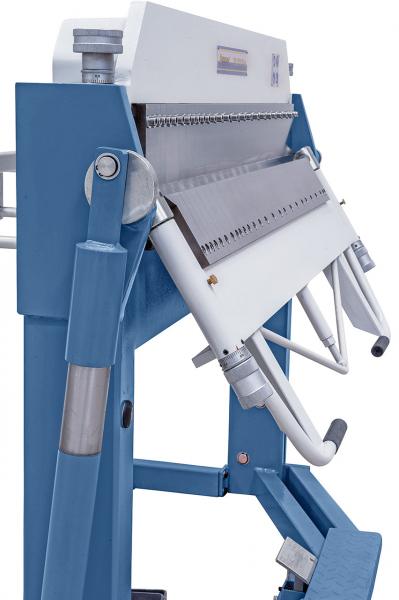 Schwenkbiegemaschine mit segm. Ober-,Unter- und Biegewange Bernardo TB 1270 Flex