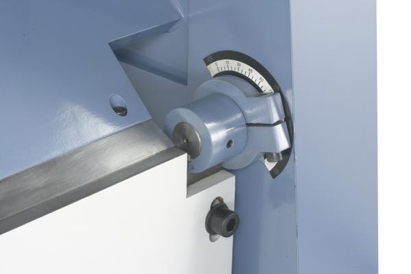 Schwenkbiegemaschine mit Scharfschiene Bernardo BM 2020