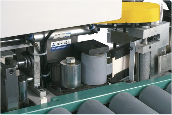 Stationäre Kantenanleimmaschine Bernardo EBM 250